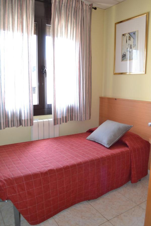 Hostal Bartis Figueres  Eksteriør billede